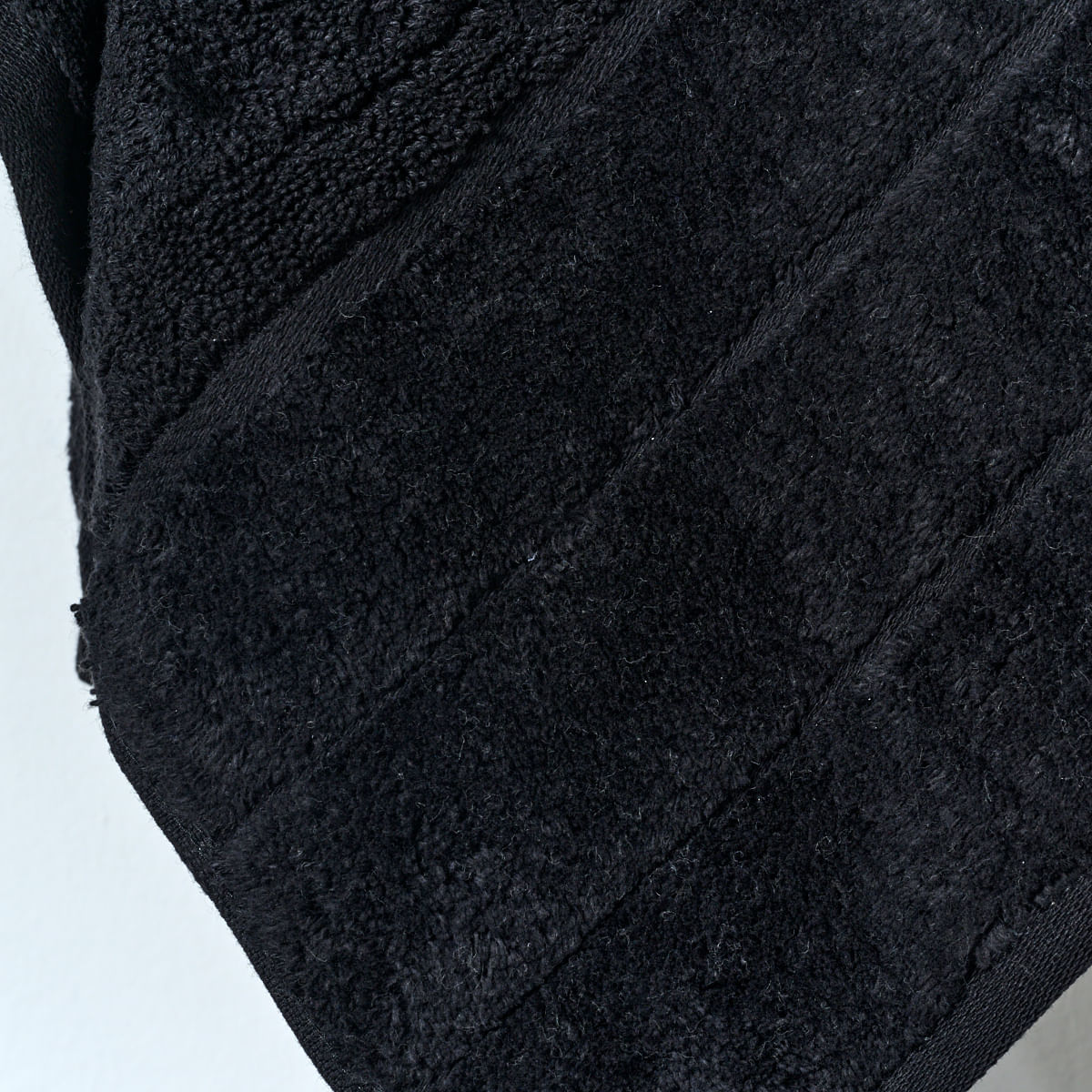 03 13 0043 Toalha Rosto Seven Hundred Preto 002